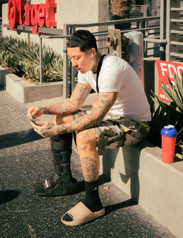 Zoom sur le tatouage jambes pour homme : des jambes stylées et uniques