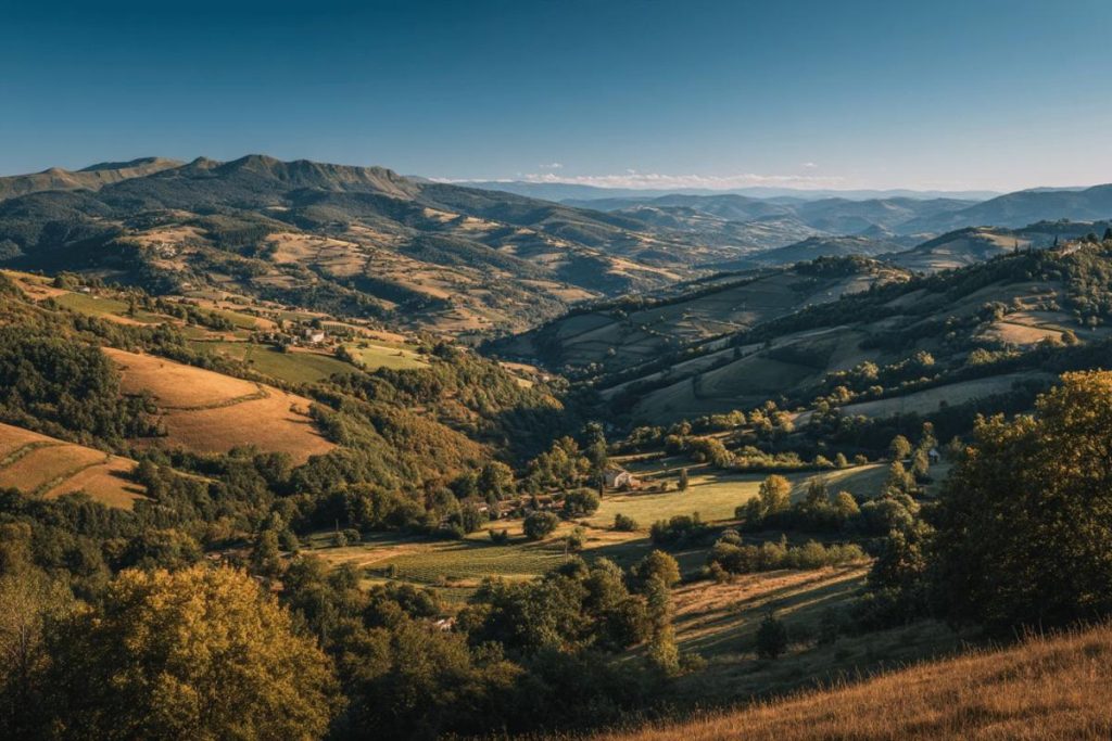 Pourquoi aller en Italie ? Ce coin du Beaujolais ressemble à la Toscane… en mieux