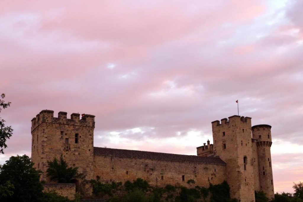 Ce joyau médiéval du Périgord semble figé dans le temps