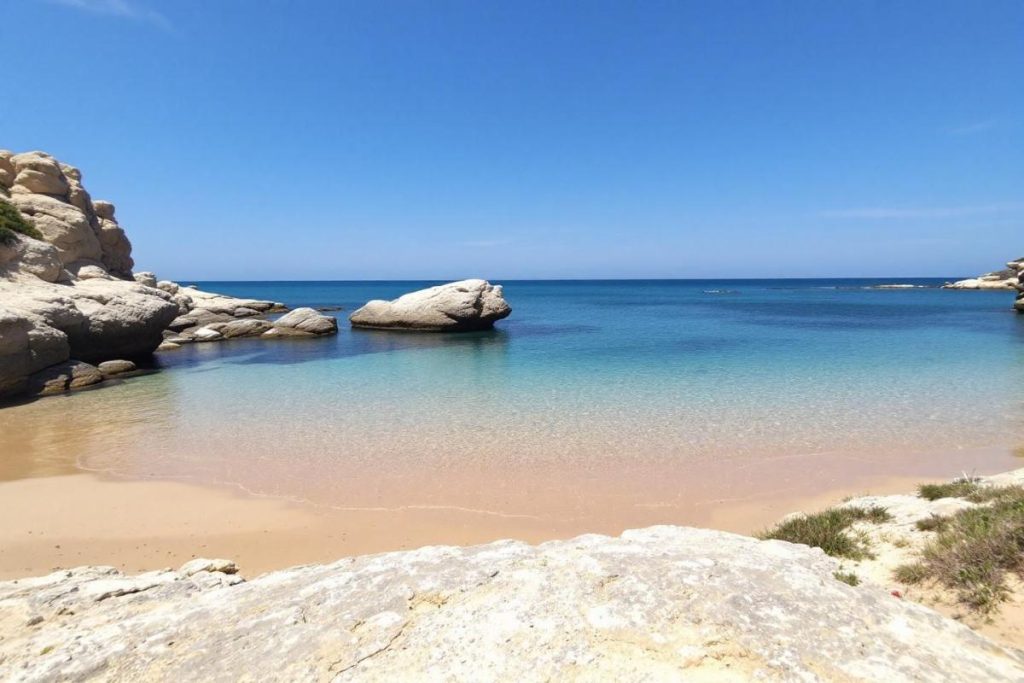 Transparente et calme, cette plage méconnue de Loire-Atlantique surprend les visiteurs