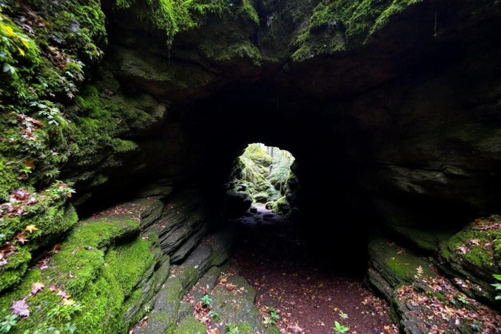 Ce tunnel naturel unique en France attire les photographes du monde entier