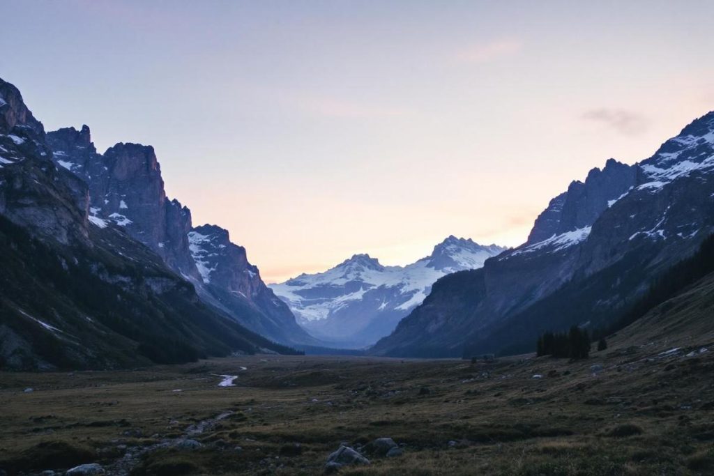 Oubliée des radars touristiques, cette vallée des Alpes vaut absolument le détour cette année