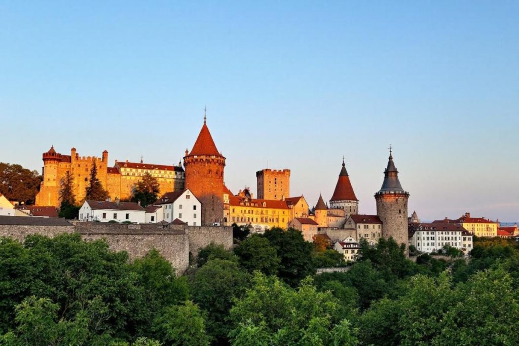 Située à 1h de Nantes, cette cité fortifiée est l’un des trésors les plus méconnus de l’Ouest