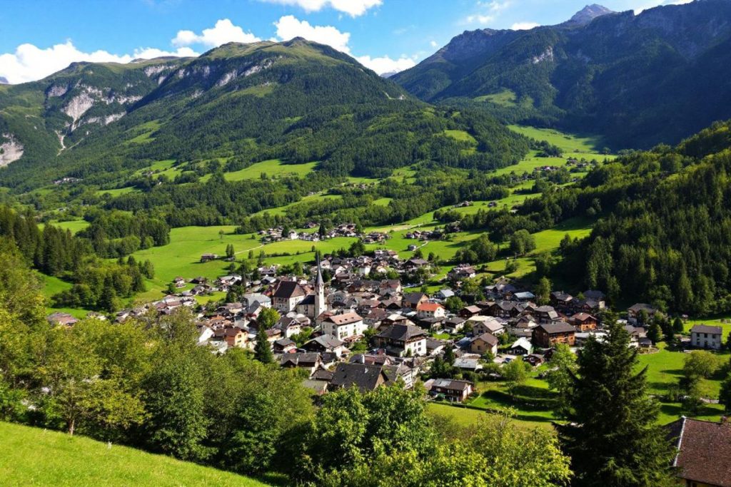 Ce village du Vercors qui a "conquis les randonneurs"
