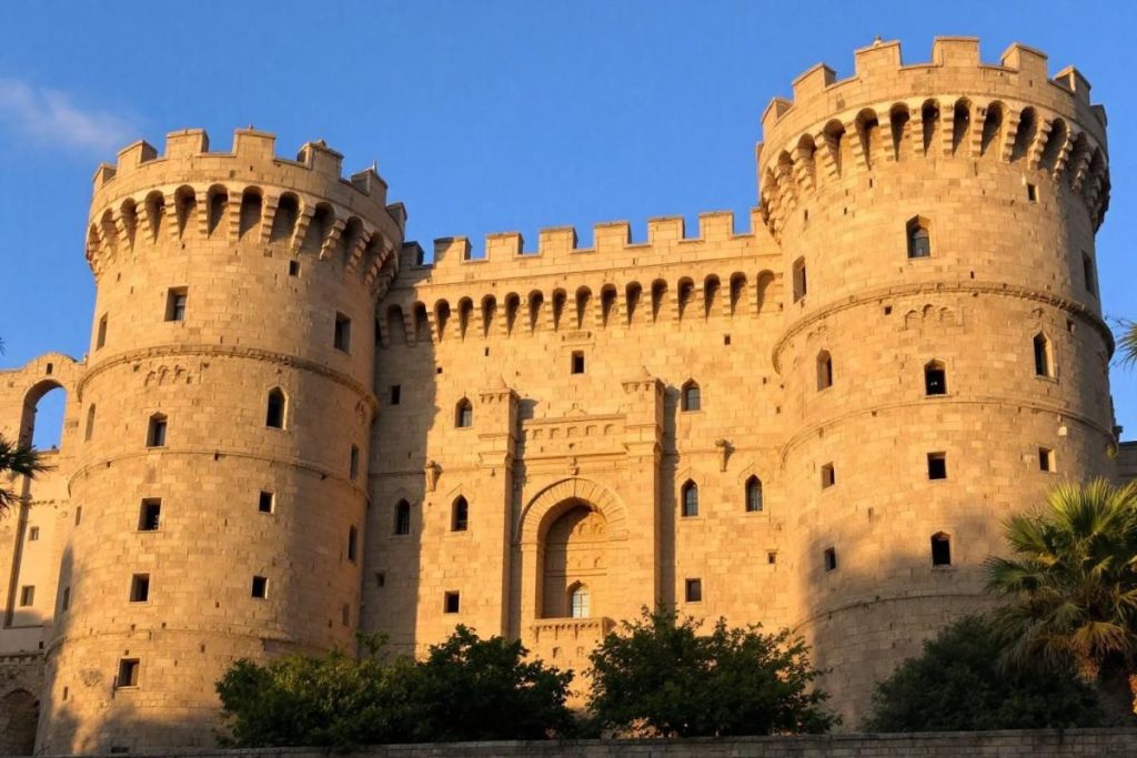 Le plus grand château fort d’Europe se trouve en France — découvrez-le ici